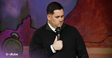 Comedian Hysterically Describes the Chaos That is Garage Sales in Laugh-Out-Loud Bit