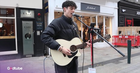 Street Performer Delivers Stunning Cover of Bob Dylan’s ‘Blowin’ in the Wind’