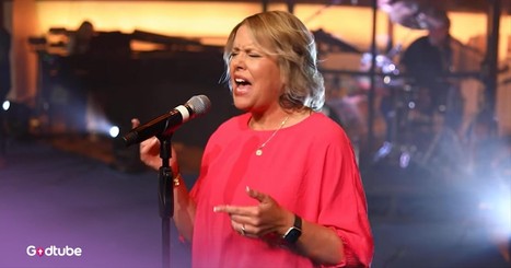 Worship Team's Powerful Performance of CeCe Winans’ ‘That’s My King’