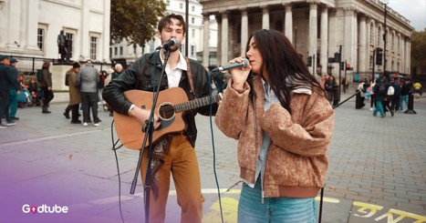 Buskers Team Up for Beautiful ‘Lean on Me’ Duet