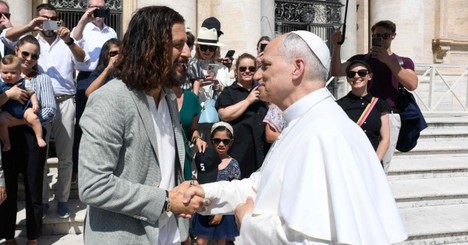 ‘The Chosen’ Actor Jonathan Roumie Meets Pope Leo XIV at Vatican, Calling it an 'Honor'