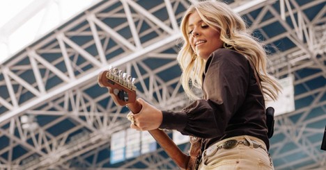 Anne Wilson Brings Jesus to 65,000 at Morgan Wallen Concert