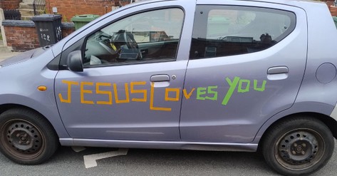 Driver in UK Loses Car Insurance After 'Jesus Loves You' Message on Vehicle