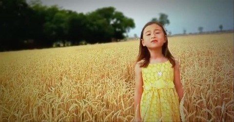 7-Year-Old+Sings+Chilling+Rendition+Of+%27Amazing+Grace%27
