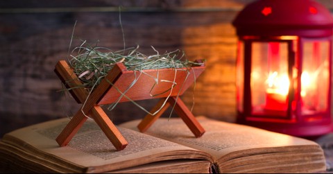 A Prayer of Wonder at the Manger - Your Daily Prayer - December 3