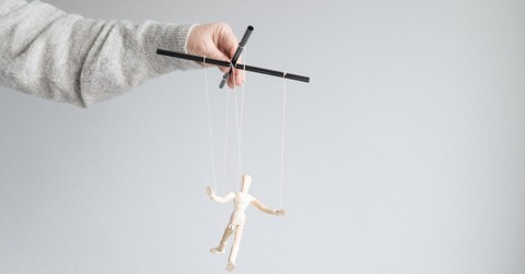 How to Be Aware of Spiritual Manipulation