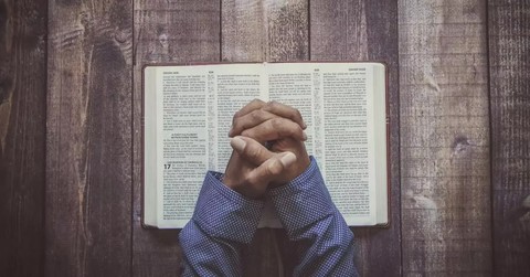 How Does the Bible Encourage Us to Give Thanks, even in Hard Times?