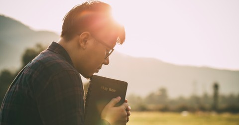 A Prayer to Trust God’s Character When You Can’t See His Plan - Your Daily Prayer - April 7