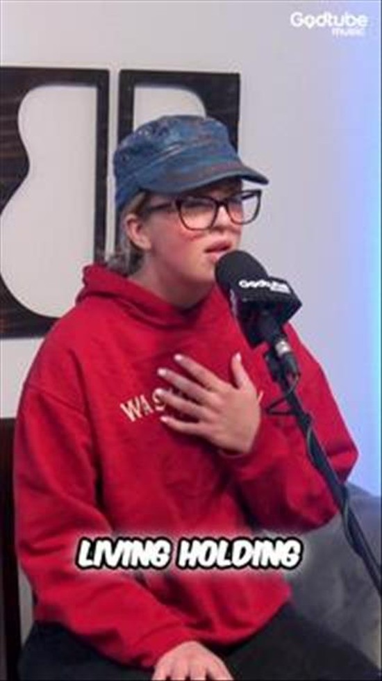 Mary-Clair | 'Homesick' (live)