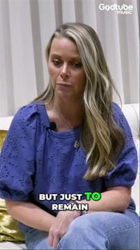 Amber Emily Smith Shares a Powerful Message for Women Facing Miscarriage