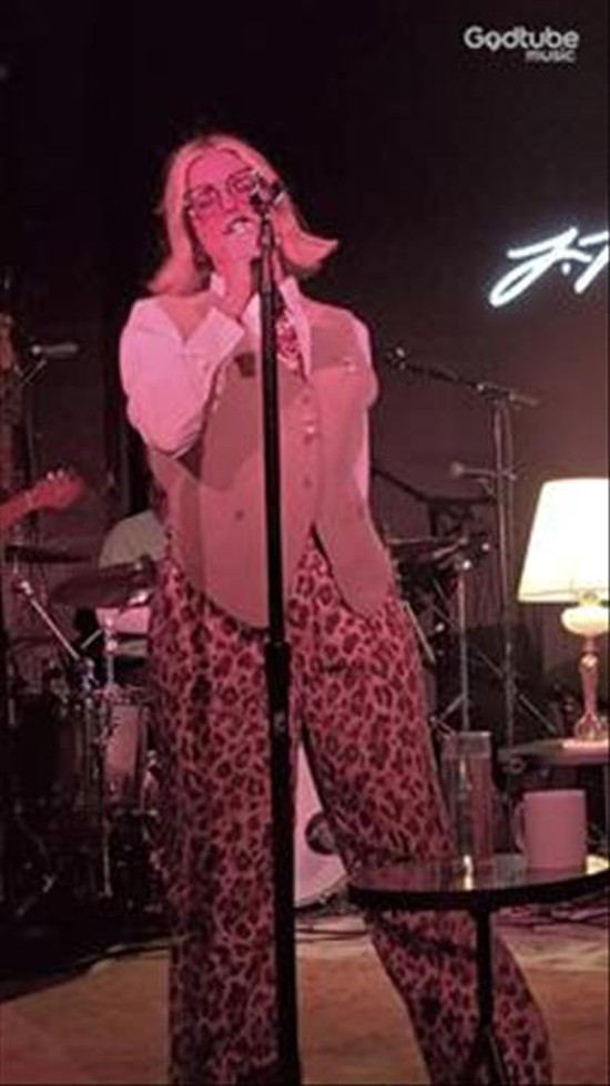 Jamie MacDonald Performs “Won’t Let Go” Live at Nashville Album Release Party