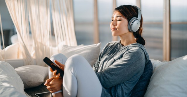 7 Peaceful Hymns to Encourage You in Times of Suffering
