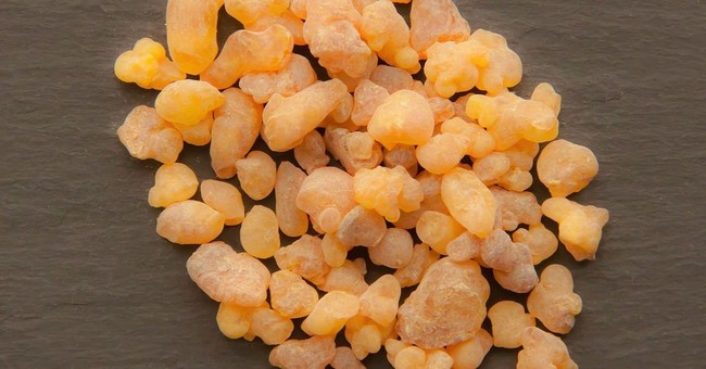 gold frankincense and myrrh meaning