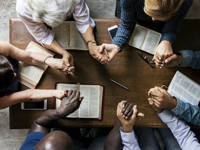 7 Scriptures and Prayers for Pastors and Church Leaders