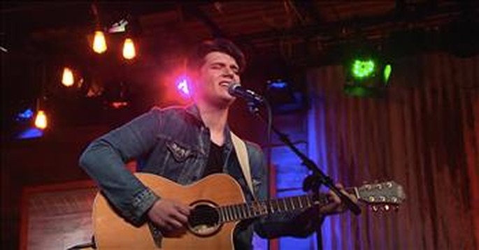 Nathan Sheridan Sings 'Broken With You' On Nashville Today