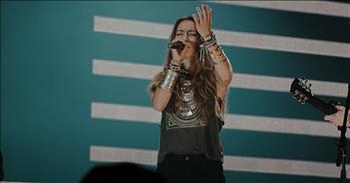 'How Great Thou Art' Lauren Daigle And Hillsong UNITED