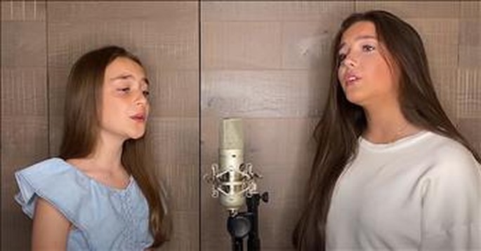 2 Sisters Sing Moving Duet 'In The Arms Of An Angel'