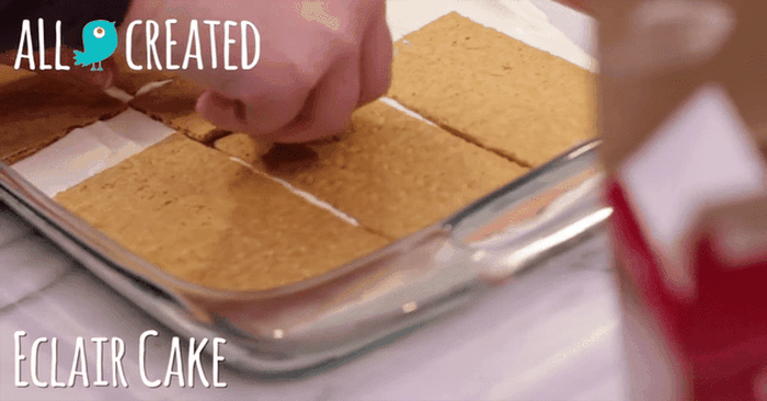 Easy No-Bake Eclair Cake