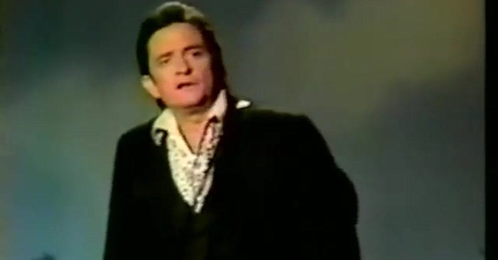 Johnny Cash Praises God by Singing The Battle Hymn of the Republic