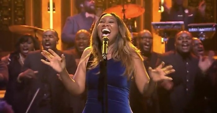 Yolanda Adams Sings "Victory" on The Tonight Show with Jimmy Fallon