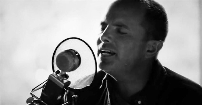 Chris Tomlin - Jesus Loves Me