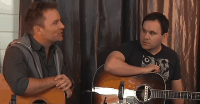 Chris Tomlin and Matt Redman Unite for Rare Performance of "Our God!"