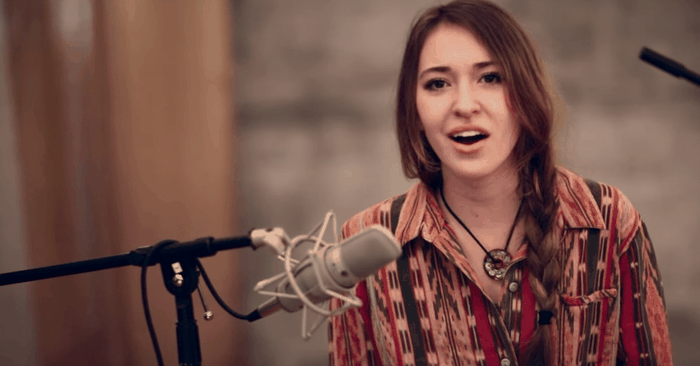 Intimate Version of "In Christ Alone" by Lauren Daigle 