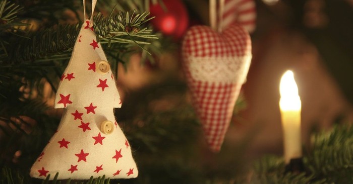 4 Ways to Make Christmas More Like Thanksgiving