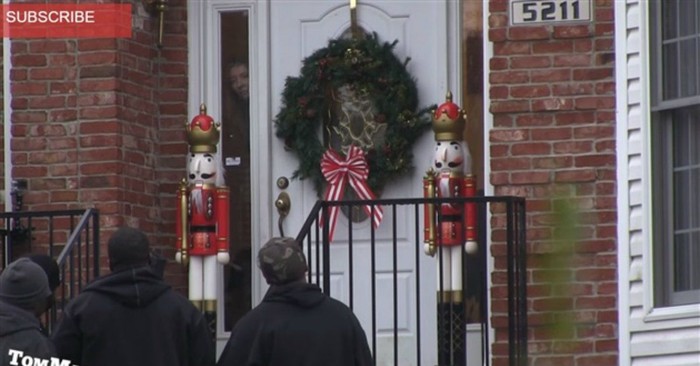 Carolers Can’t Get People To Open Their Doors Until THIS!