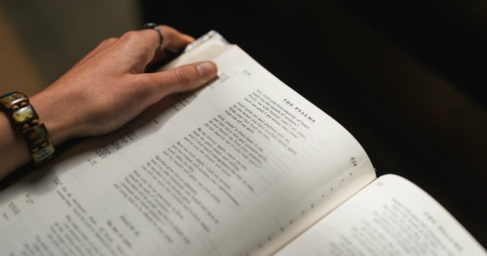 5 Tips to Help You Read the Bible In a Year