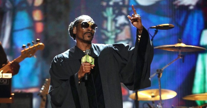 Snoop Dogg Takes the Stage, Tells Story of Redemption Following His Chart Topping Gospel Album