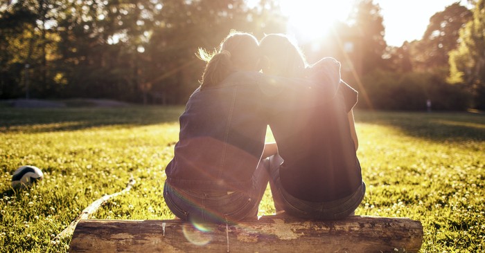 4 Ways to Cultivate Deeper Relationships with Other Christians