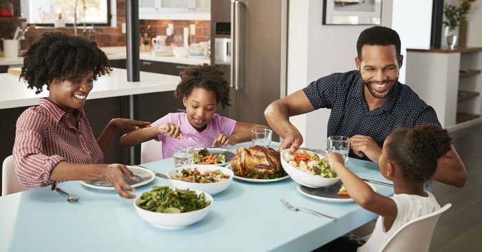 5 Reasons Why Eating Meals Together Is So Great for Your Family