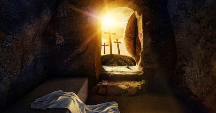 An Easter Prayer for Sunday Morning (And 25 Bible Verses to Celebrate Easter)