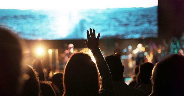 More Than 60,000 Students Gather for Worship Event at University of Oklahoma