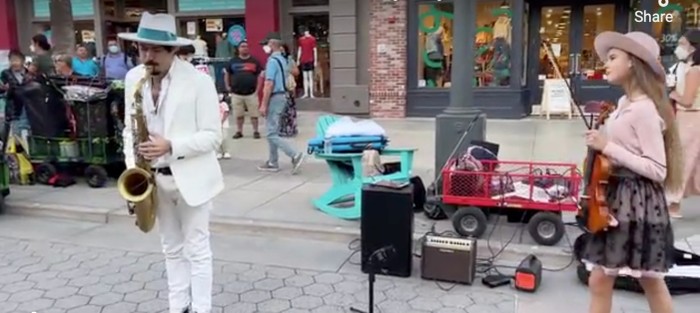  2 Street Musicians Perform Chilling Rendition Of 'Hallelujah' 