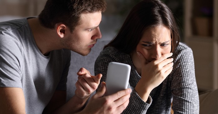 4 Signs You Have an Emotionally Abusive Husband