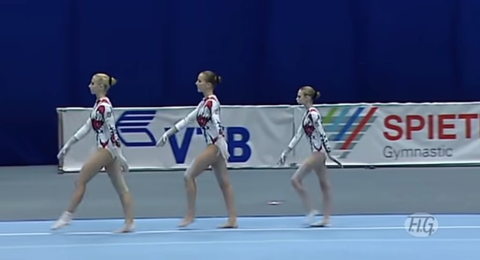 3 Acrobatic Gymnasts Perform Synchronized Routine And Now It's Gone Viral