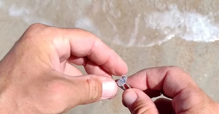 Man Finds $40,000 Ring Buried Under Sand at Beach, Owner Bursts into Tears as He Returns it