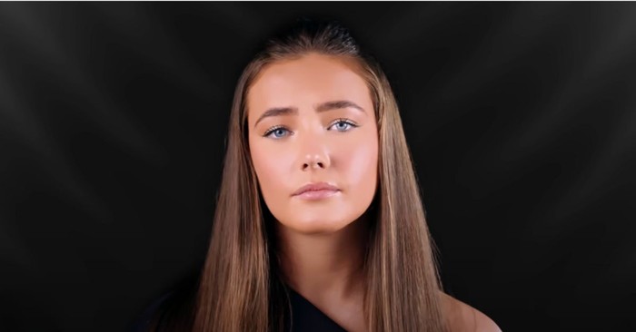 Young Woman Sings Special Rendition of 'Bridge Over Troubled Water'