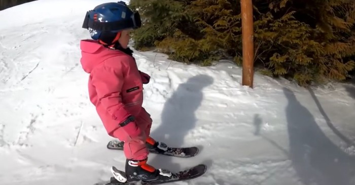 Little Girl Talks to Herself While Skiing and Dad’s Microphone Records Her Adorable Commentary