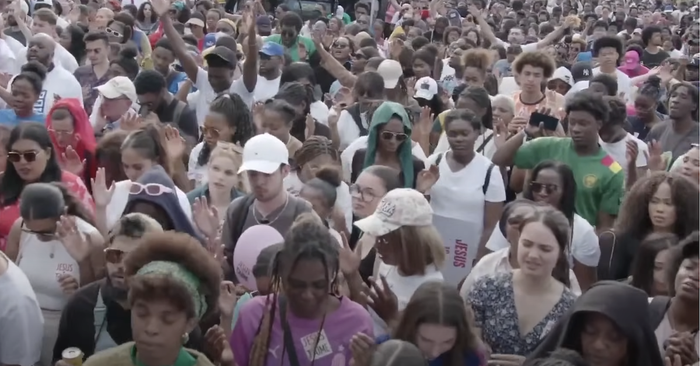 25,000 ‘Bear Witness Publicly and in Unity’ at the March for Jesus in France