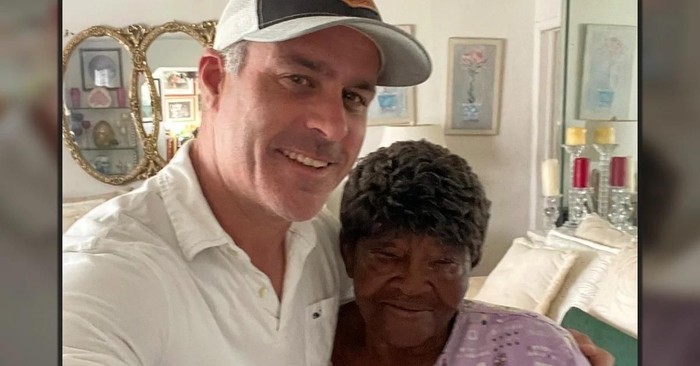 He Picked Up When Grieving Mom Called the Wrong Number and 20 Years Later, They Meet