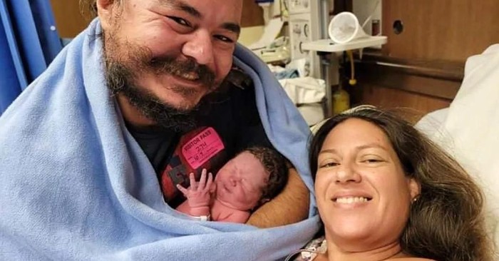 Dad Didn’t Know He Was Having a Heart Attack But Was Saved By His Newborn Daughter