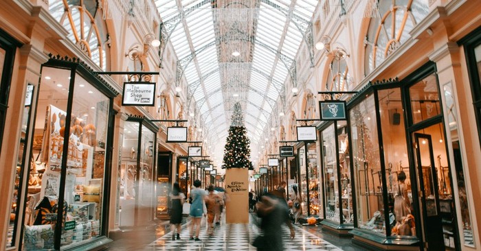 7 Ways for Christians to Make the Most of Black Friday