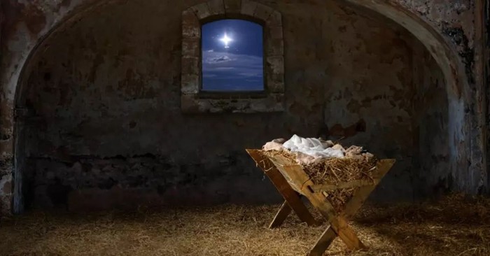 7 Short Inspirational Christmas Stories to Center Your Heart on the Real Reason for the Season