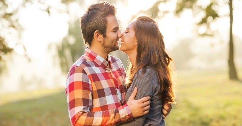 6 Universal Signs of a Healthy Relationship