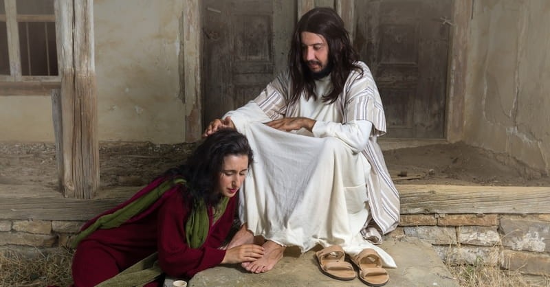 What Do We Learn from Mary Anointing the Feet of Jesus in John 12?