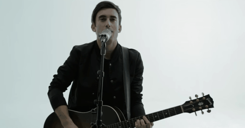 'Your Love Awakens Me' - Acoustic Performance From Phil Wickham