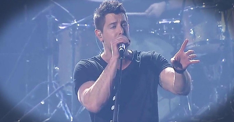 'He Knows' - Passionate Live Performance From Jeremy Camp